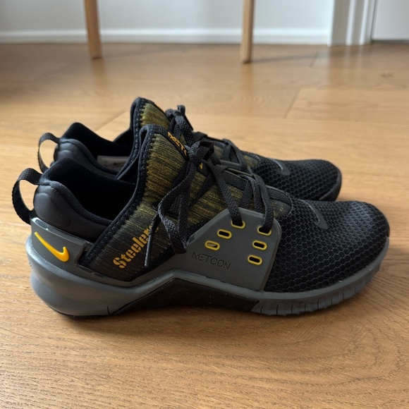 Nike Metcon 2 - Pittsburgh Steelers - NFL Football - EUC - Men’s Size 7 - Picture 4 of 10